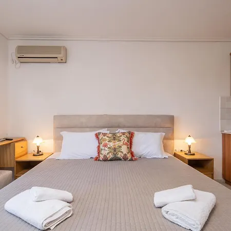 Dimitris Apartamento Karavomylos