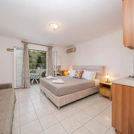 Dimitris * 凯法米洛斯